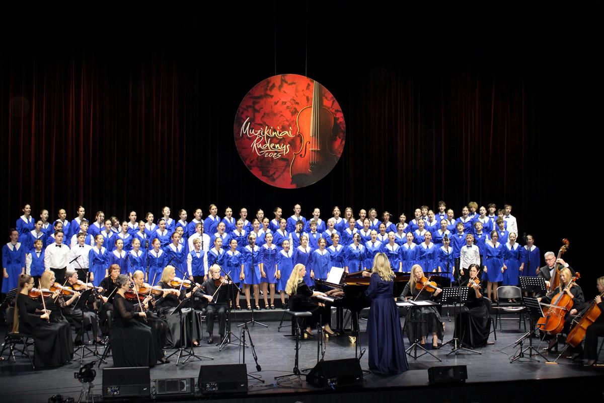 Akimirka iš koncerto Muzikiniai Rudenys